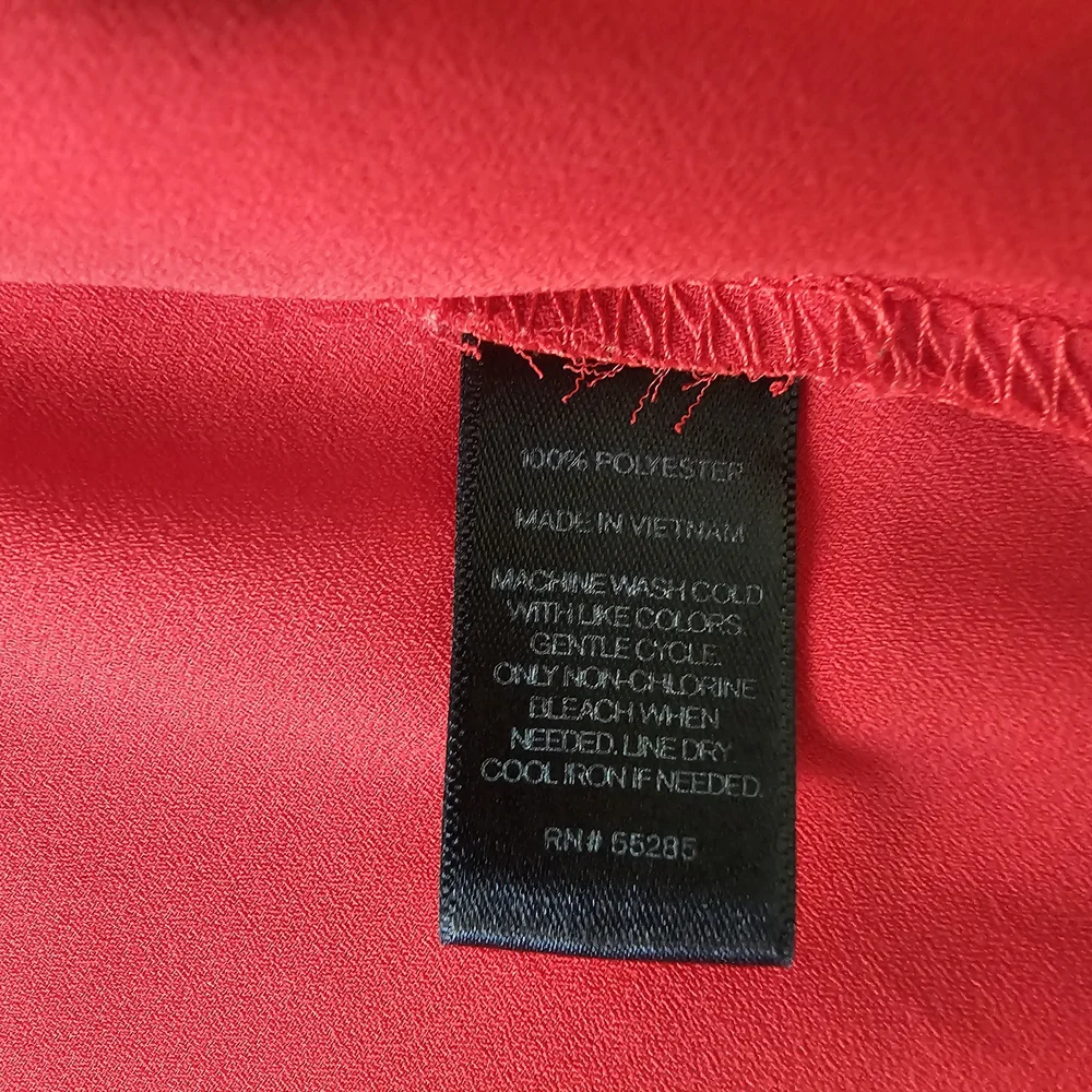 Express Red Sleeveless Blouse - Picture 6 of 6